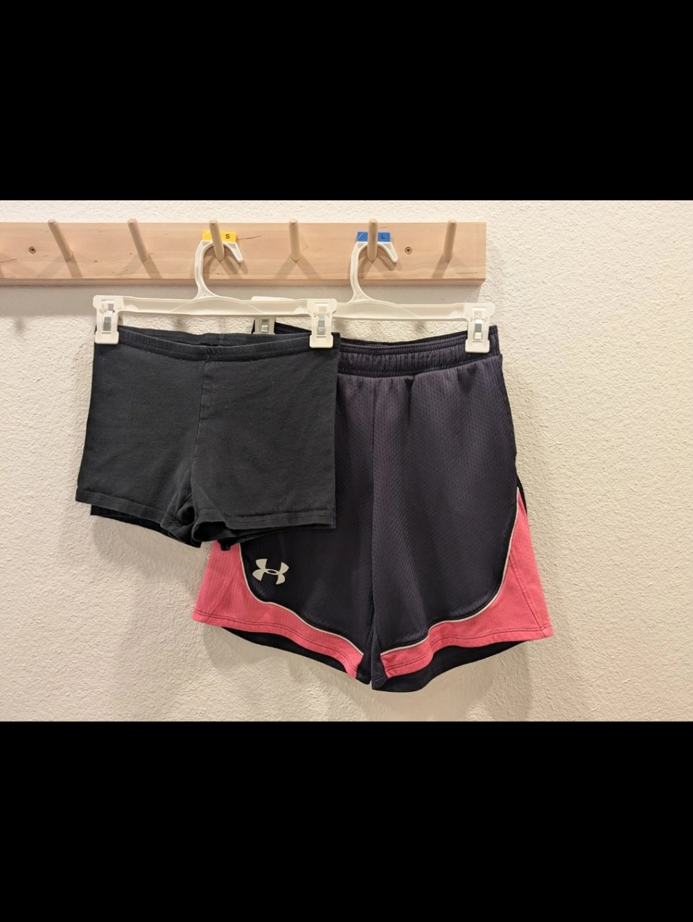 Under Armor Youth Shorts Medium + 1 Old Navy Cotton shorts